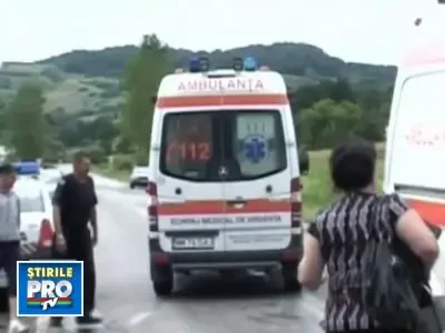 Crater lung de 1 m si adanc de 15 cm pe DN18. Un mort si sase raniti