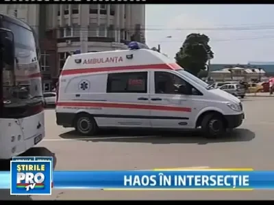 Sapte calatori raniti dupa ce trei autobuze s-au ciocnit in Galati