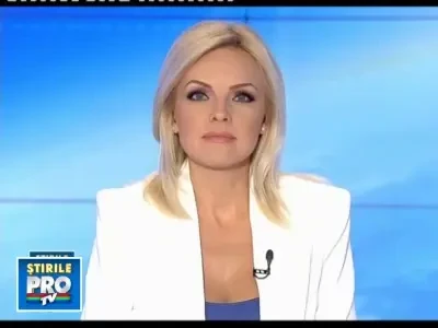 Lady in red! Angelina Jolie a facut senzatie la Moscova