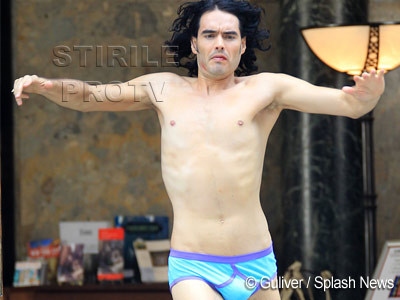 Russell Brand, in chiloti prin New York! Katy Perry: Va fi un tata perfect!