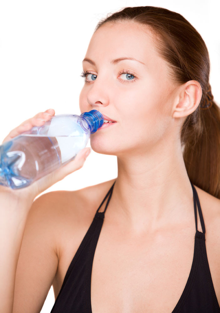 O lege a UE contrazice tot ce stiai despre apa de baut. Se poate ajunge chiar si la 2 ani inchisoare