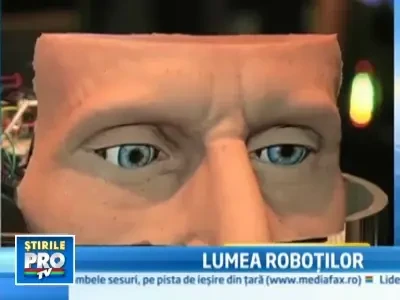 Roboti cat mai umani