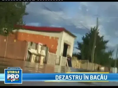 Lacrimi si deznadejde in Moldova distrusa de ape