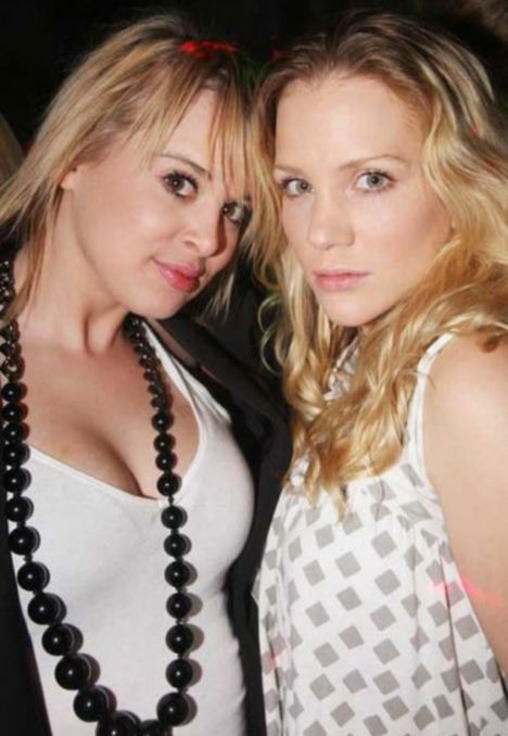 Sadism extrem! Tanara arsa cu tigara, oparita si batuta timp de 18 ore