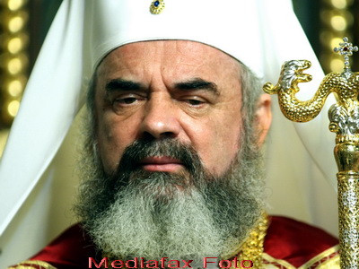 Patriarhul Daniel, operat din nou la glezna. Medicii i-au scos suruburile