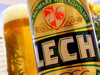 Revoltator! "Un Lech rece" - reclama langa mormantul lui Kaczynski