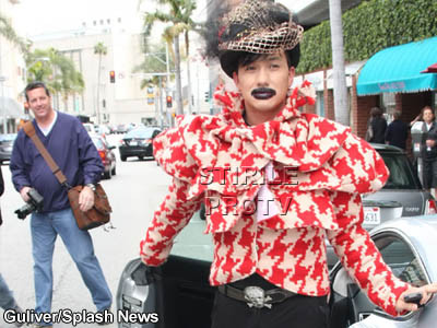 Lord Gaga! El decoreaza casele vedetelor