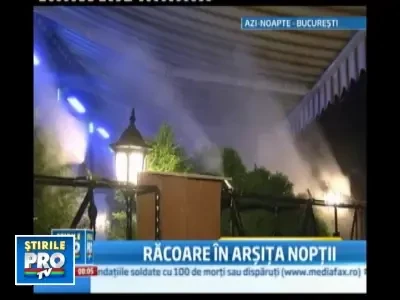 In miez de noapte, canicula i-a gonit pe oameni afara din casa, in parcuri
