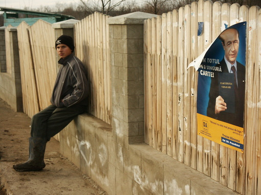 Canalizare si apa curenta pentru satul lui Basescu. Costa 2 mil de euro