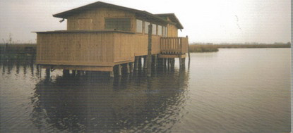 Nu mai vrei sa stai in casa? Muta-te intr-o locuinta plutitoare