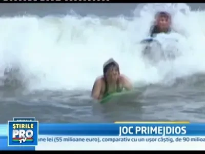 Aflati la plaja... au fost ingropati de vii in nisip!