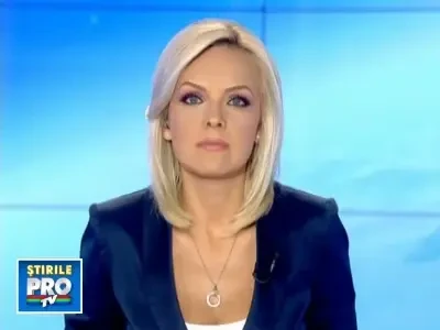 Film de actiune la Melbourne. Un taxi a fost incendiat de un hot