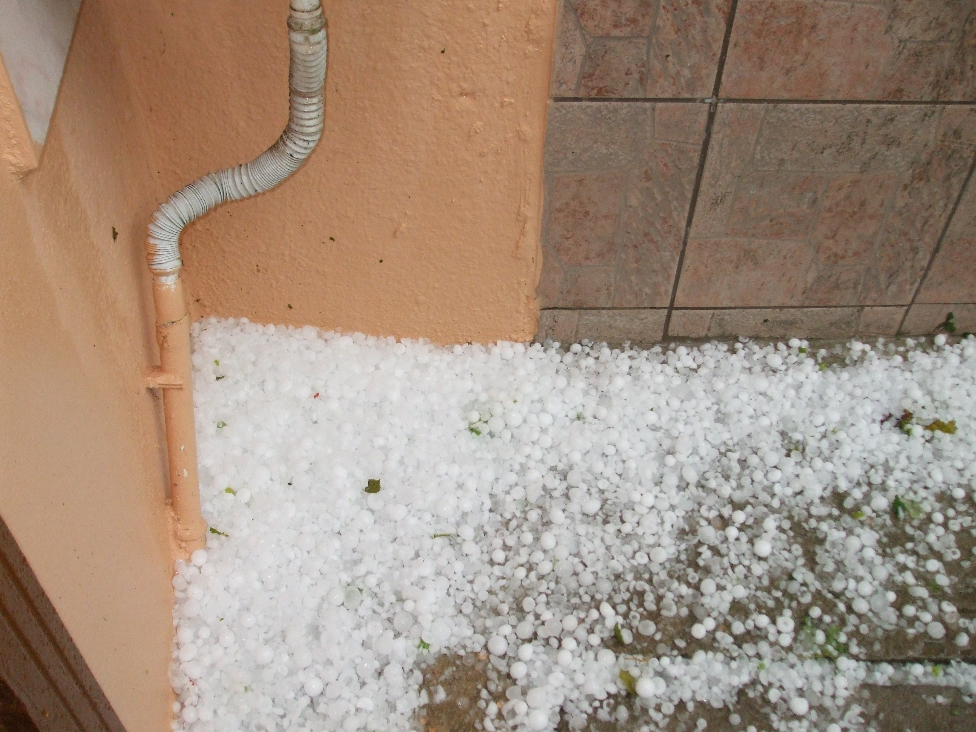 Furtuni, grindina, inundatii