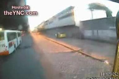 Socant! Aruncata la 8 metri departare dupa ce a fost izbita de o masina!