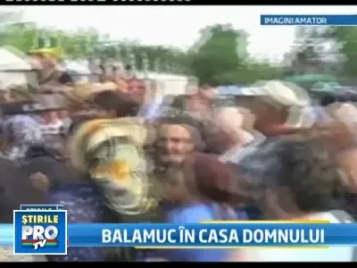 "Vrem preotul inapoi!", au strigat furiosi in biserica 100 de credinciosi