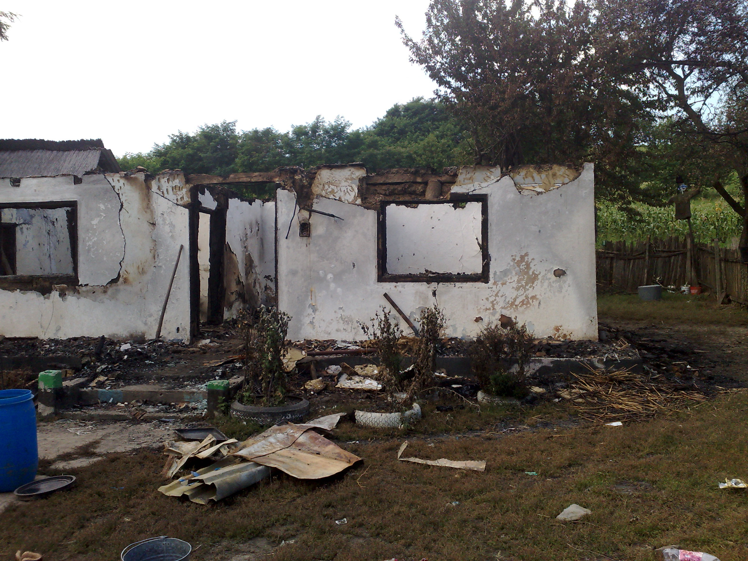 Casa distrusa de fulger