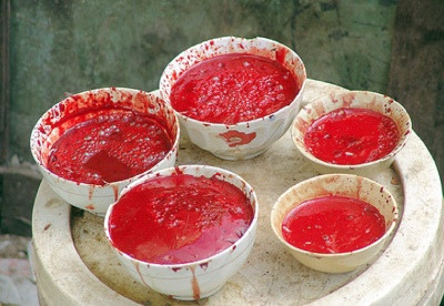 Ce a pățit o femeie după ce a mâncat budincă de sânge crud. Medicii au făcut o descoperire șocantă