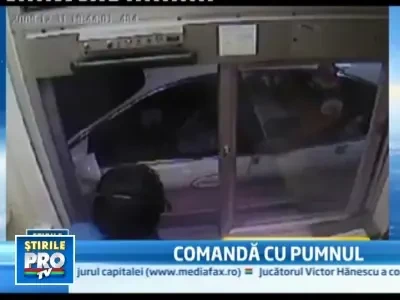 I-a batut pe angajatii unui fast food pentru ca nu i-au dat mancarea dorita