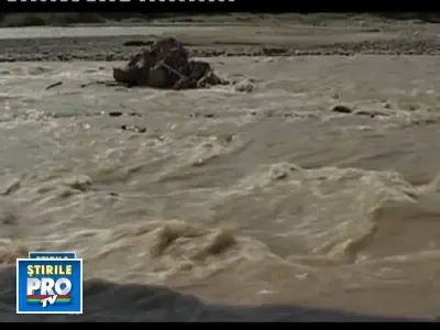 Un pescar s-a electrocutat cu undita. A murit pe loc!