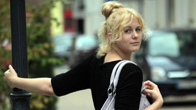 Isi vinde iar virginitatea, dupa ce primul castigator a cerut-o de sotie