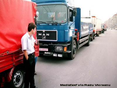Circulatia din Deva, data peste cap de un convoi agabaritic