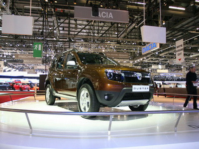 O Dacia Duster, furata din show-room de un client venit cu un BMW