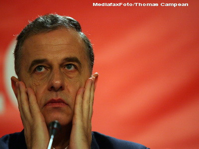 Ponta da cu pumnul in masa: Geoana sa decida daca mai sta in PSD!