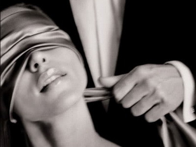 Un bancher pervers a inventat sinuciderea prin prostituate!