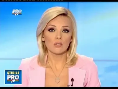 Dovada de curaj. A salvat doua femei dintr-un taxi luat de ape