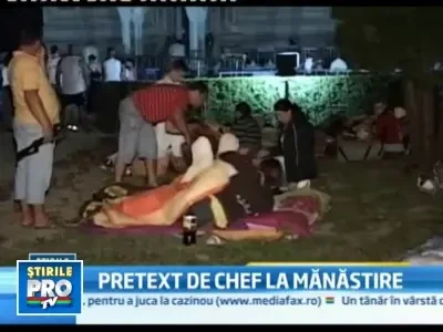 Sfanta Maria, sarbatorita cu mici si bere la Manastirea Curtea de Arges