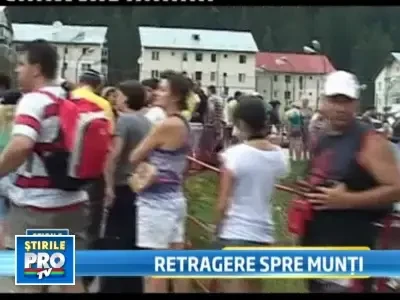 Sute de romanii au fugit la munte in acest week-end de foc