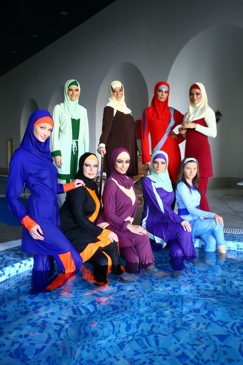 Actritele din Iubire si onoare in costumele de baie burkini. Galerie foto!