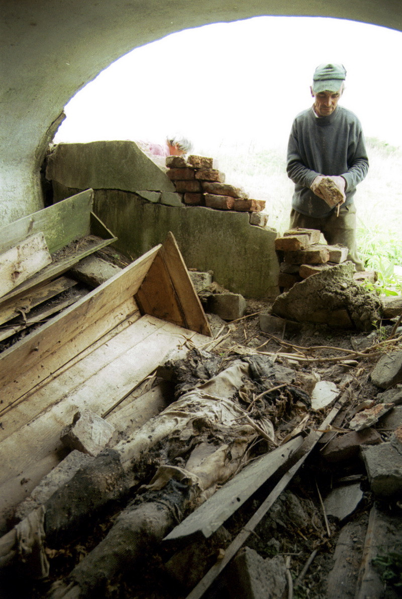 Sapaturi la Palatul Copiilor din Cluj. Se cauta 13 cadavre zidite