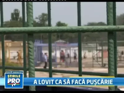 A injunghiat un om ca sa se intoarca la inchisoare: