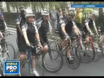 Au traversat toata Europa pe biciclete, sa ajute copiii cu dizabilitati