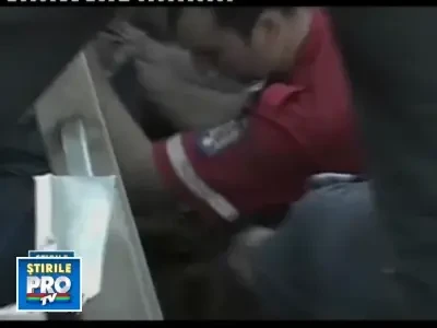 A scapat cu viata dupa ce a fost ingropat in pamant