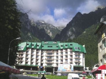 Schi Pass mai ieftin la cazare pe Valea Prahovei. Romania descopera in sfarsit roata in turism