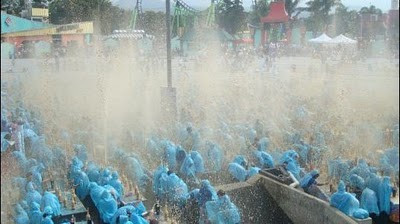 Aproape 2500 de mini "fantani" arteziene au tasnit intr-o piata din Mexic