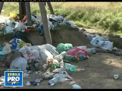 Munti de gunoaie! Asta au lasat in urma romanii pe Valea Prahovei