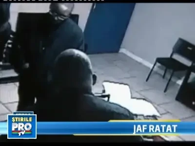 Au dat navala cu gandul sa fure bani si droguri, dar s-au speriat de paznic