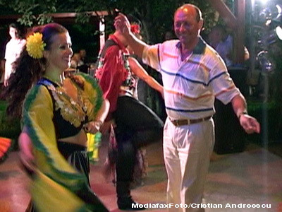 "Secrete" prezidentiale: Basescu, mare bautor, Sarkozy, obsedat de inaltime