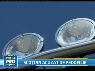 Pedofil englez, arestat la Vaslui. Ademenea minorii cu bani si ciocolata