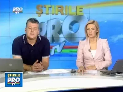 S-au agatat de epava avionului prabusit in apa si au supravietuit