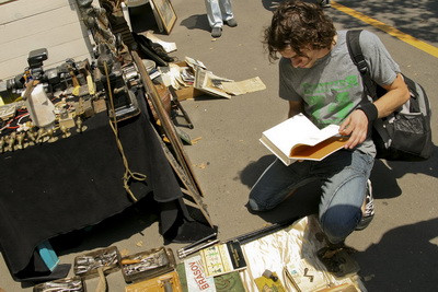 Surubelnite, acordeoane, lustre. Amintiri artistice din Epoca de Aur