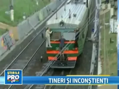 Nou sport extrem in Rusia: surfing pe trenuri