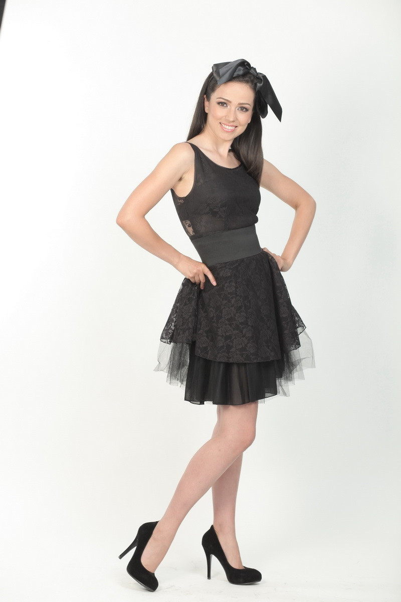 Olivia Steer va prezenta ACASA "Doamne de poveste"