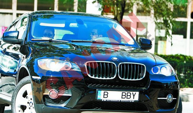 Revista presei: Bianca o copiaza pe Moni. Si-a tras si ea un "mini"-Ricky