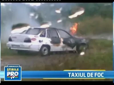 Panica la Cluj! Un taximetru a luat foc in mers