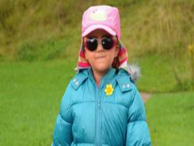 La 4 ani, prizoniera pe viata! Se alege cu arsuri grave daca iese din casa