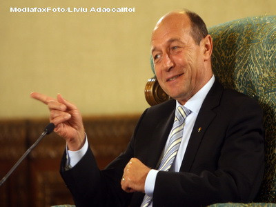 Basescu: In aceste momente grele, scoala are nevoie de creativitate